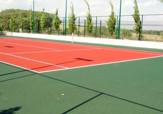 Теннисный корт с покрытием полиуретан